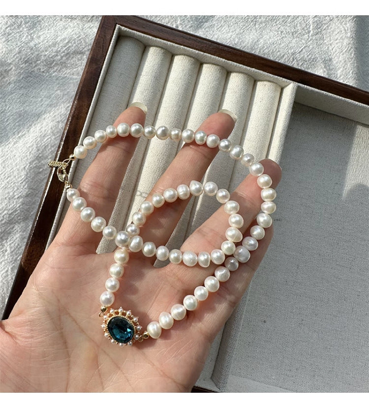Women's French Retro Baroque Pearl Necklace
