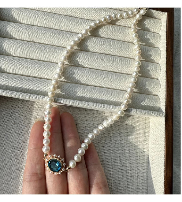 Women's French Retro Baroque Pearl Necklace