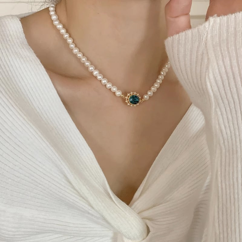 Women's French Retro Baroque Pearl Necklace